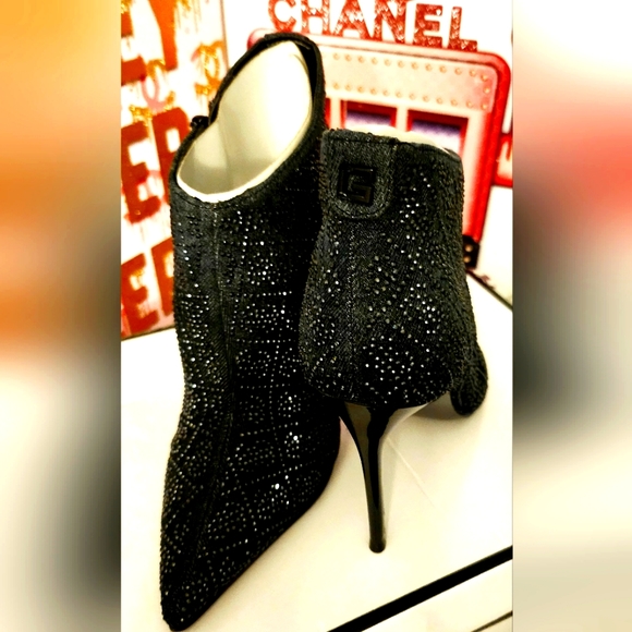 GUESS "Fazzie 2" Black Ankle Embellished Pointed Toe Stilettos Sz 5 NWB - Picture 2 of 9